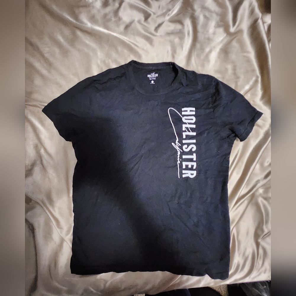 Hollister t shirt